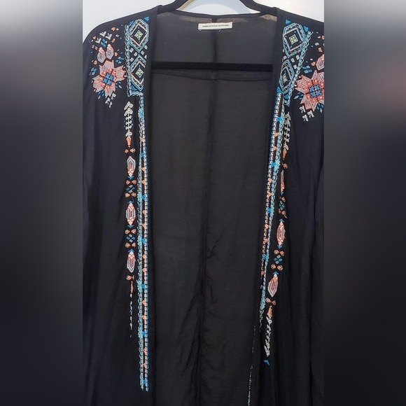 American Eagle Kimono Cardigan Floral Embroidery Medium Black Aztec Southwestern - Picture 12 of 14